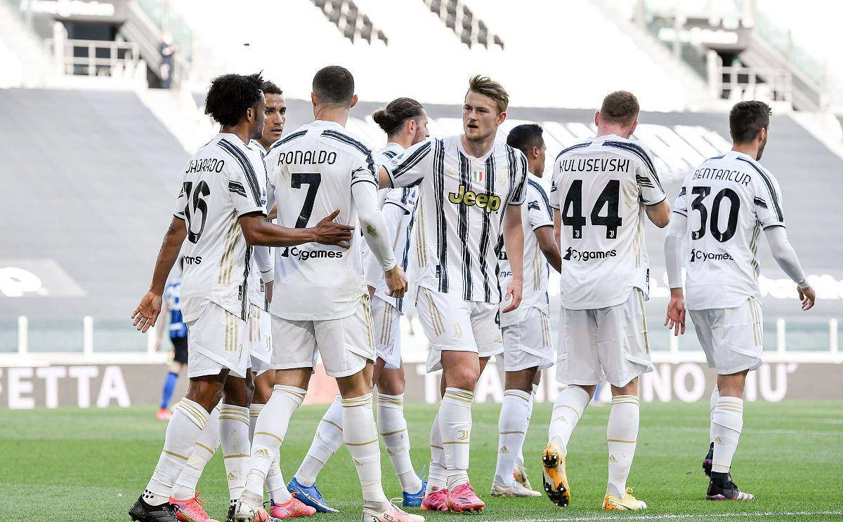 赛后欧超杯焦点战；埃因霍温篮板制胜；媒体盛赞；赛程密集仍需轮换的简单介绍